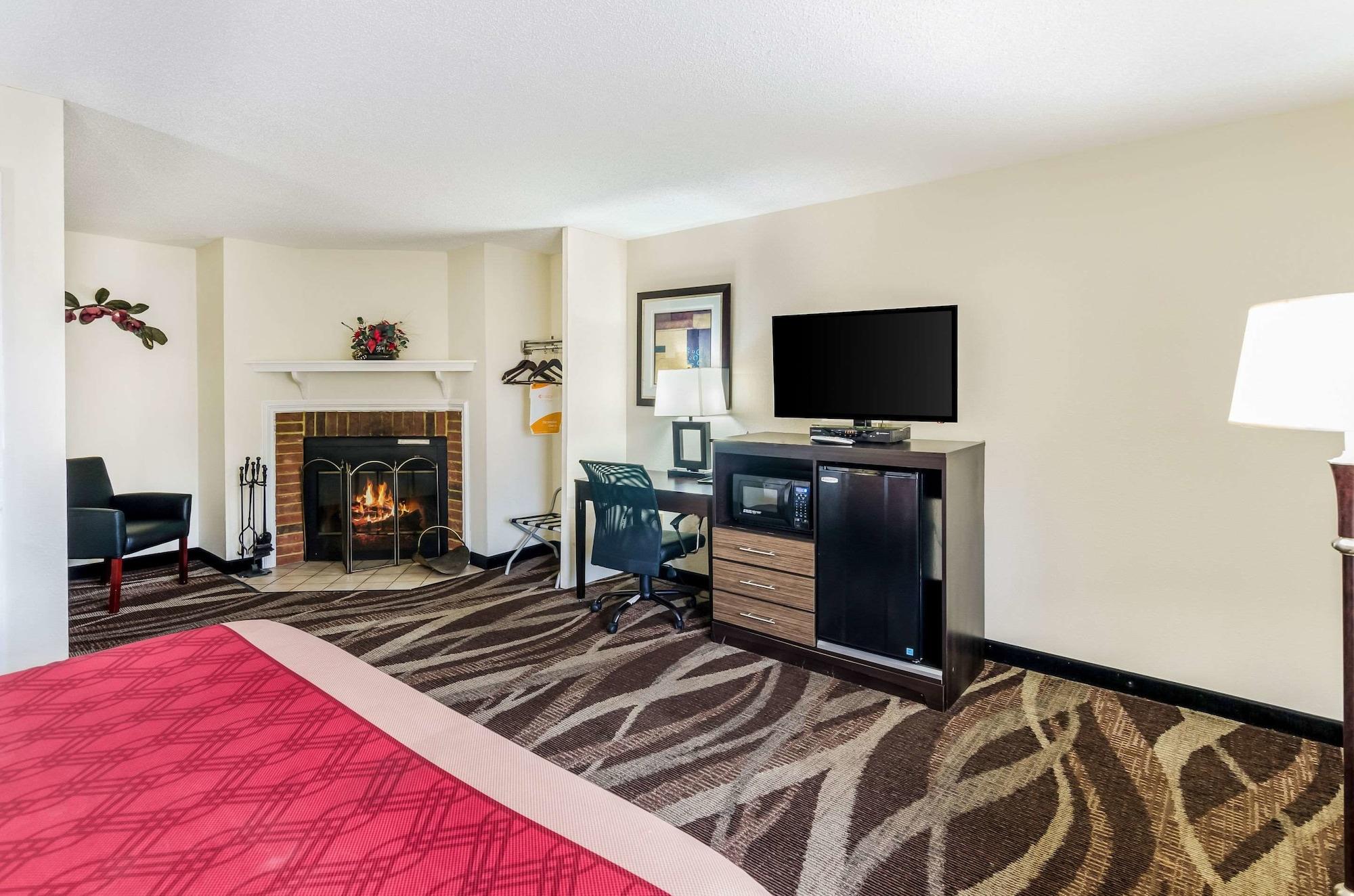 Econo Lodge Glade Springs I-81 Bagian luar foto