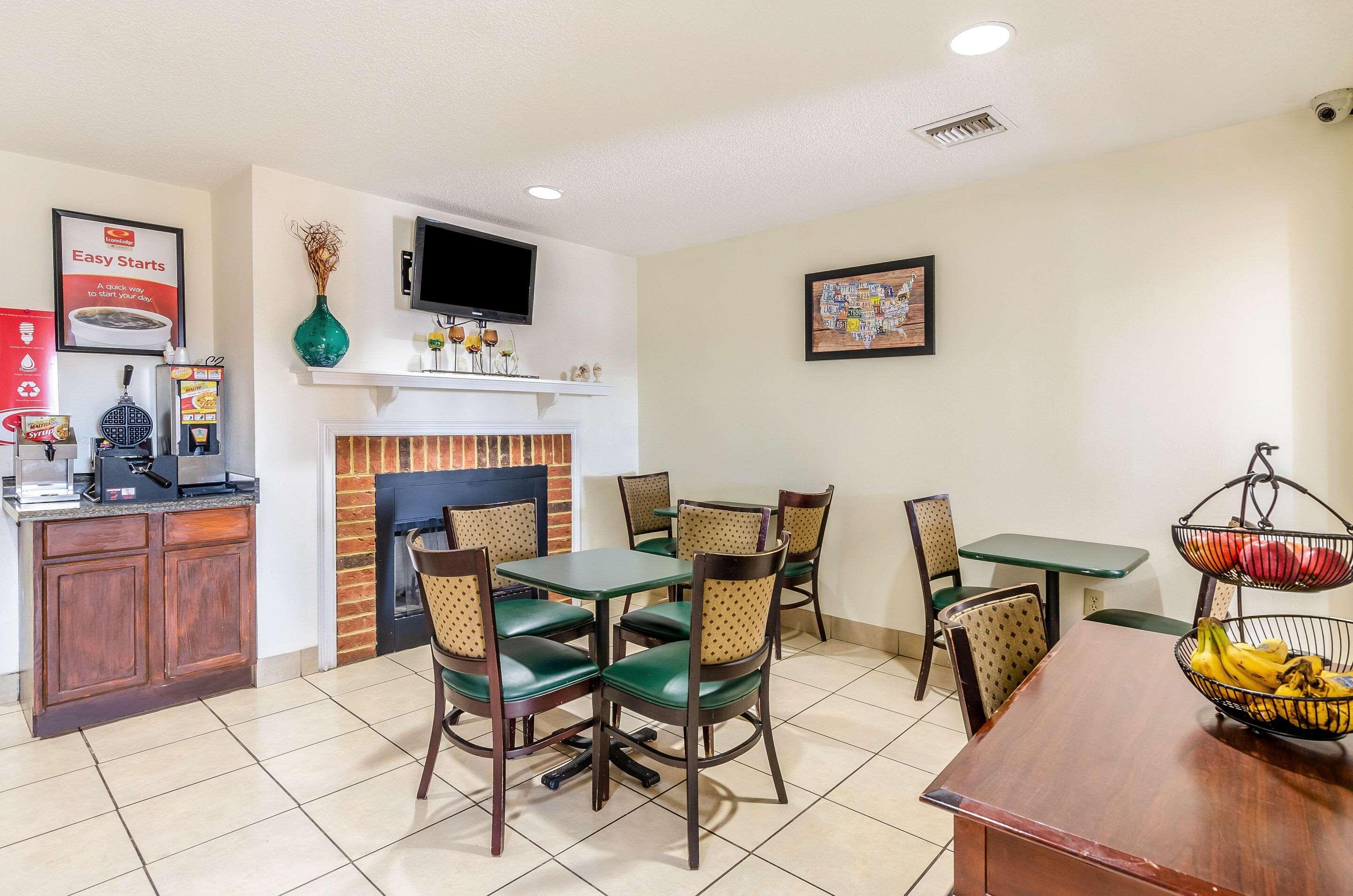 Econo Lodge Glade Springs I-81 Bagian luar foto