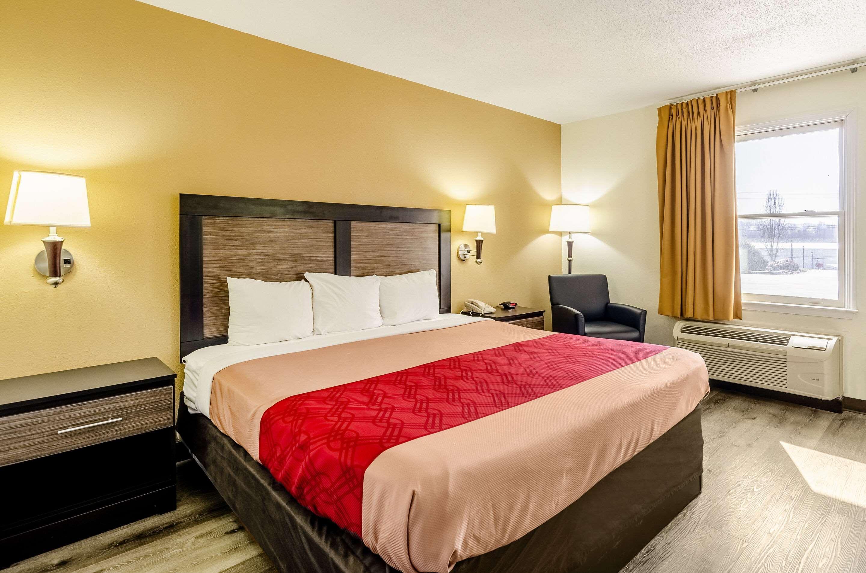 Econo Lodge Glade Springs I-81 Bagian luar foto