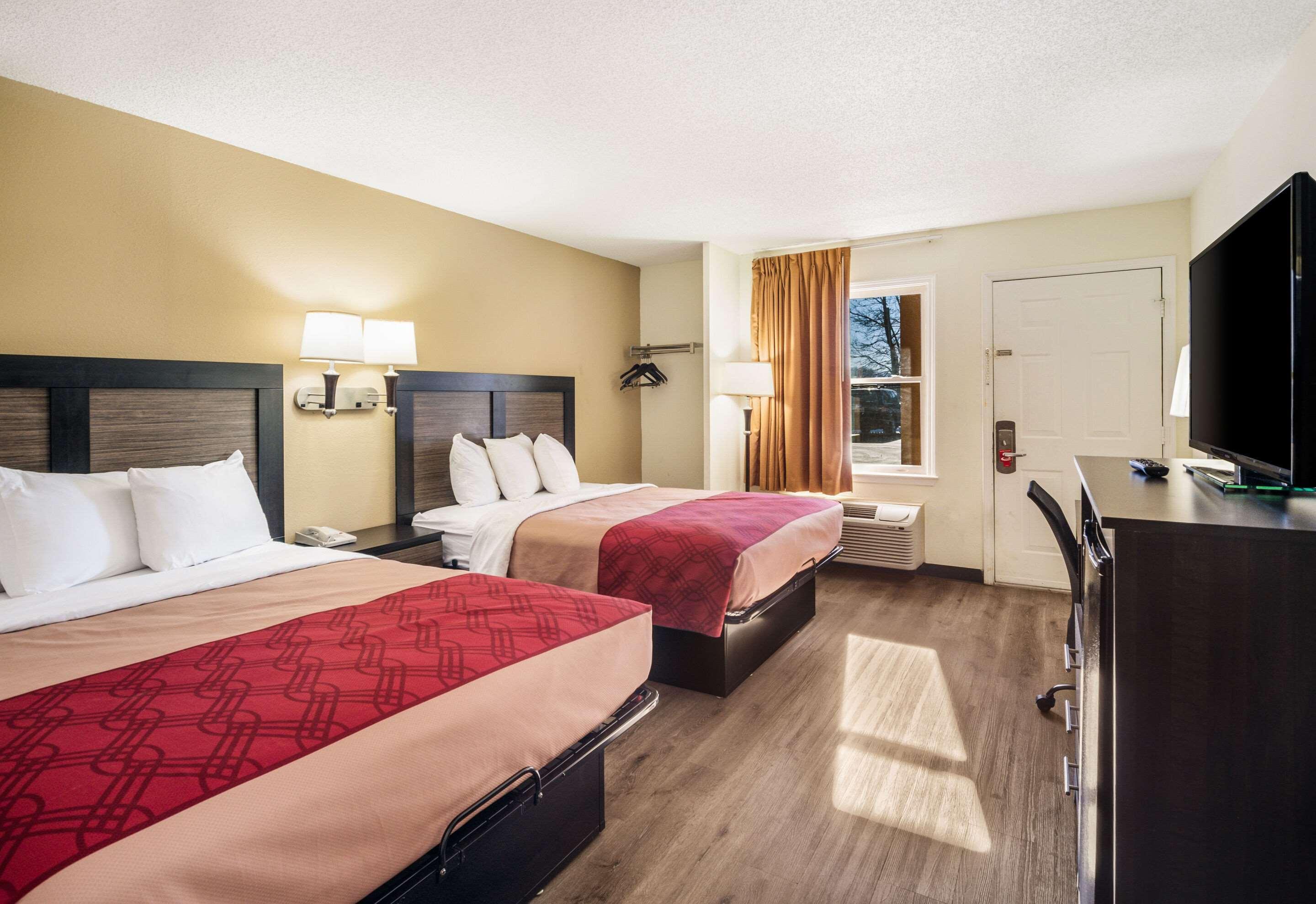 Econo Lodge Glade Springs I-81 Bagian luar foto