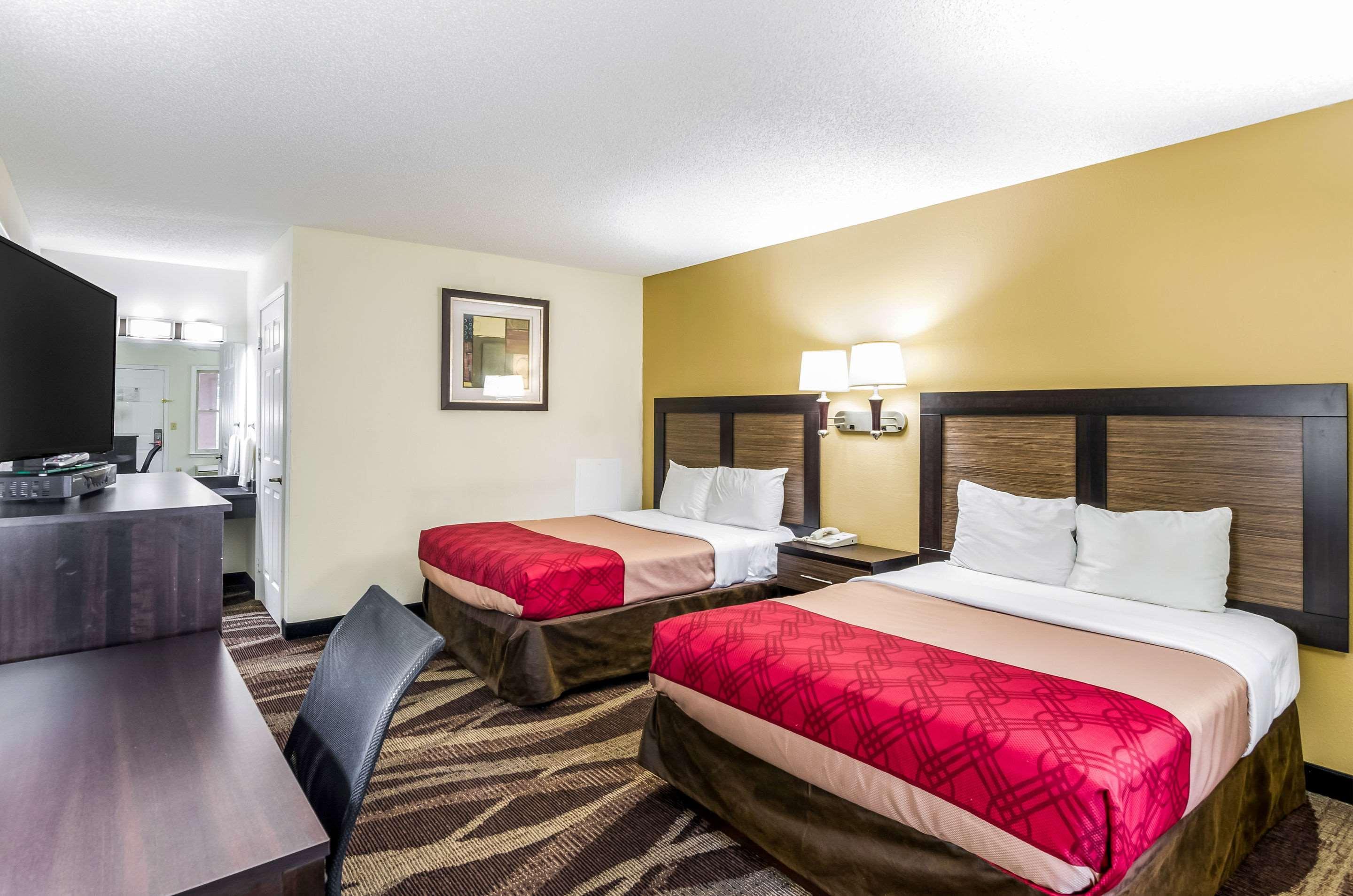 Econo Lodge Glade Springs I-81 Bagian luar foto