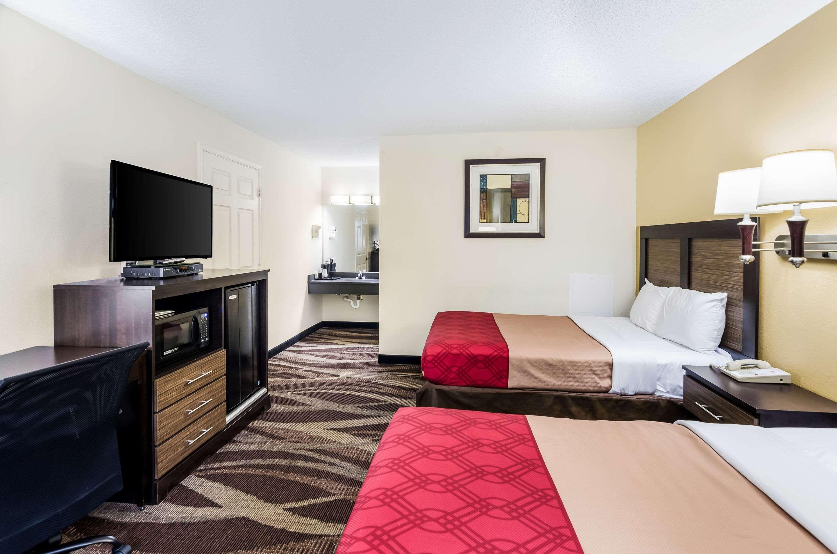 Econo Lodge Glade Springs I-81 Bagian luar foto