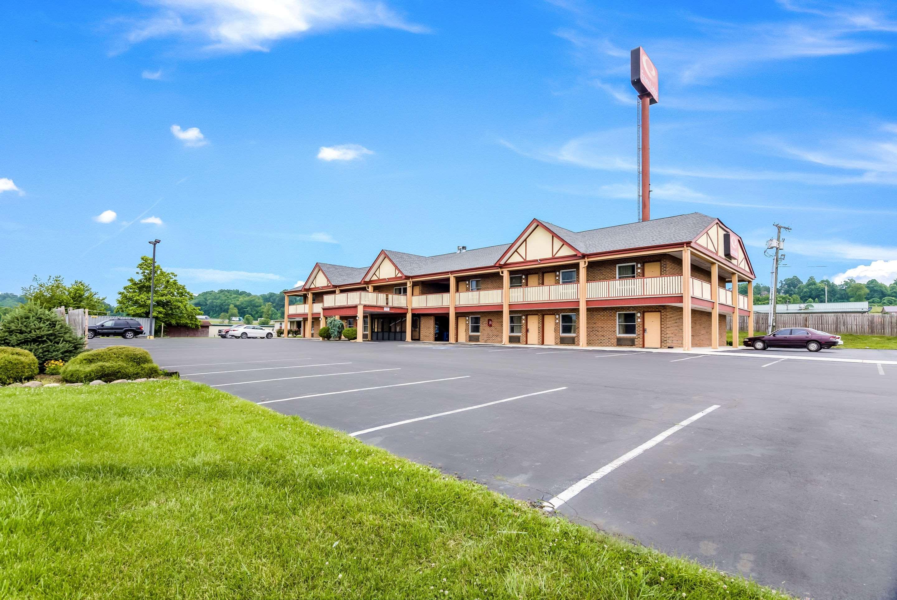 Econo Lodge Glade Springs I-81 Bagian luar foto