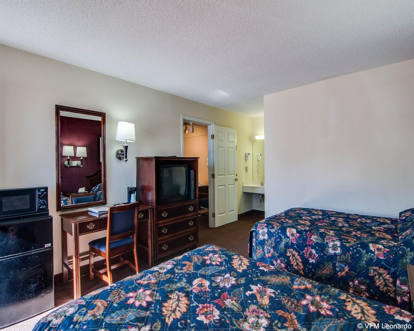 Econo Lodge Glade Springs I-81 Bagian luar foto
