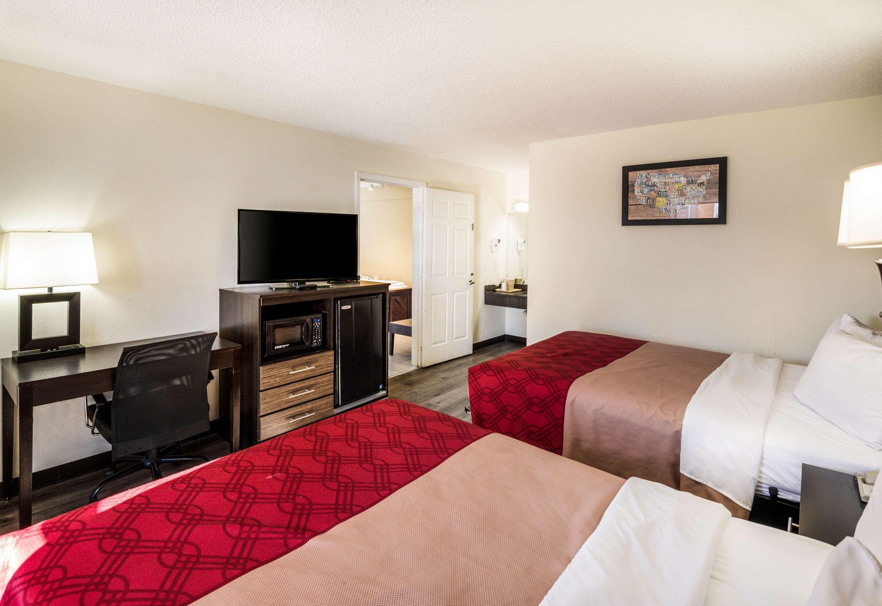 Econo Lodge Glade Springs I-81 Bagian luar foto