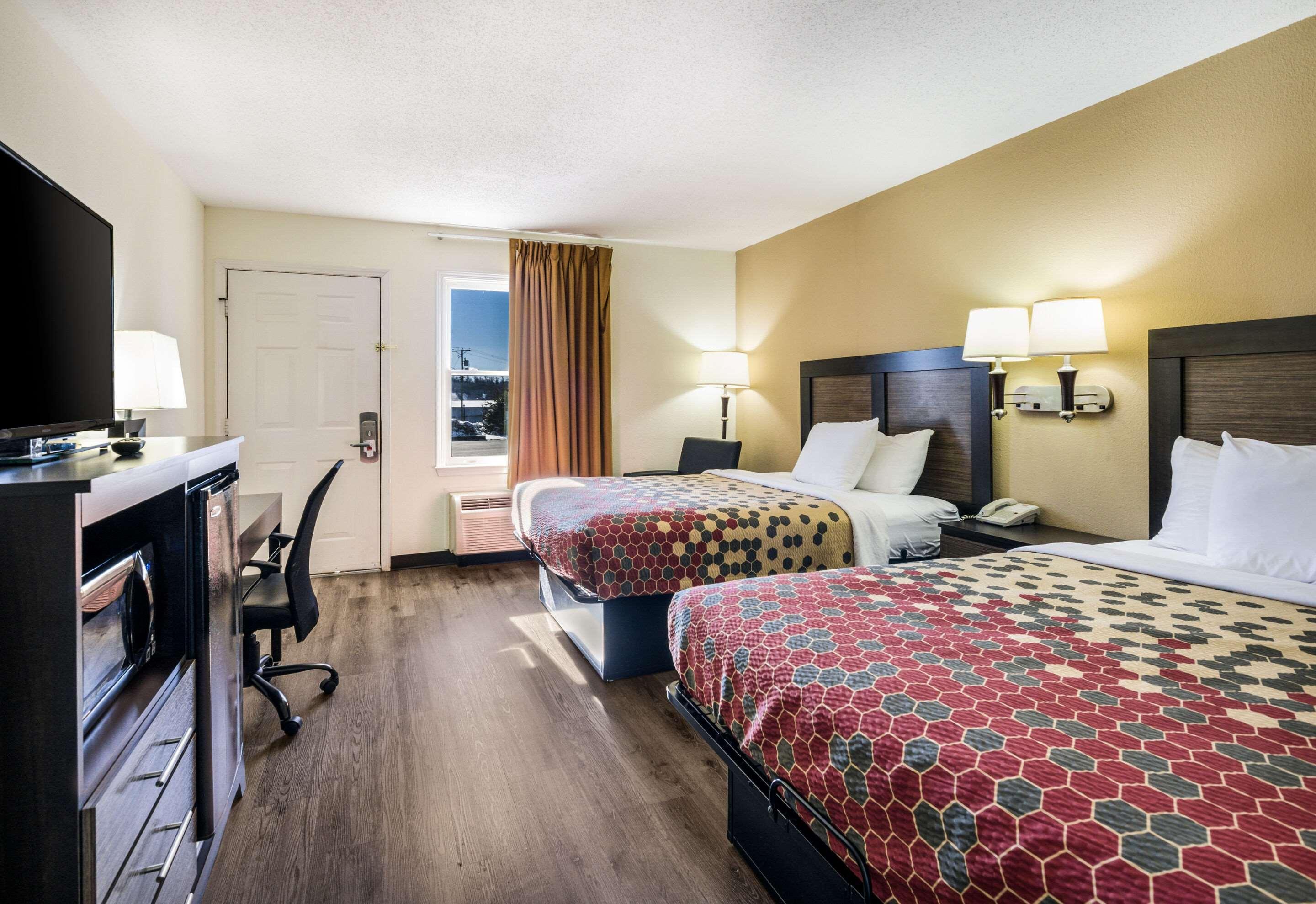 Econo Lodge Glade Springs I-81 Bagian luar foto