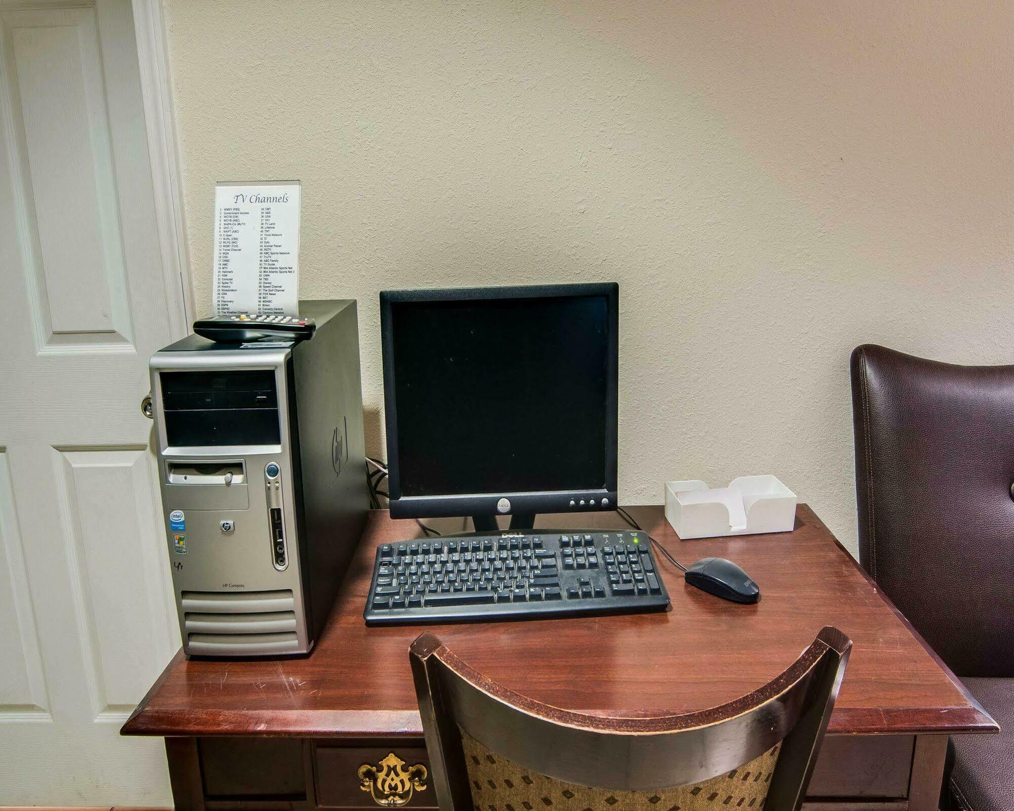 Econo Lodge Glade Springs I-81 Bagian luar foto