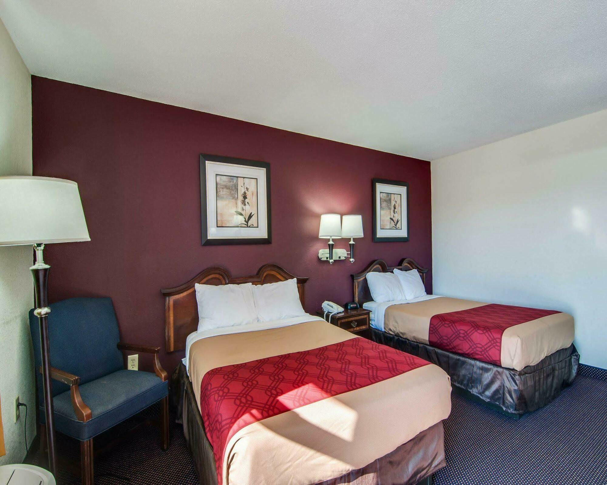 Econo Lodge Glade Springs I-81 Bagian luar foto