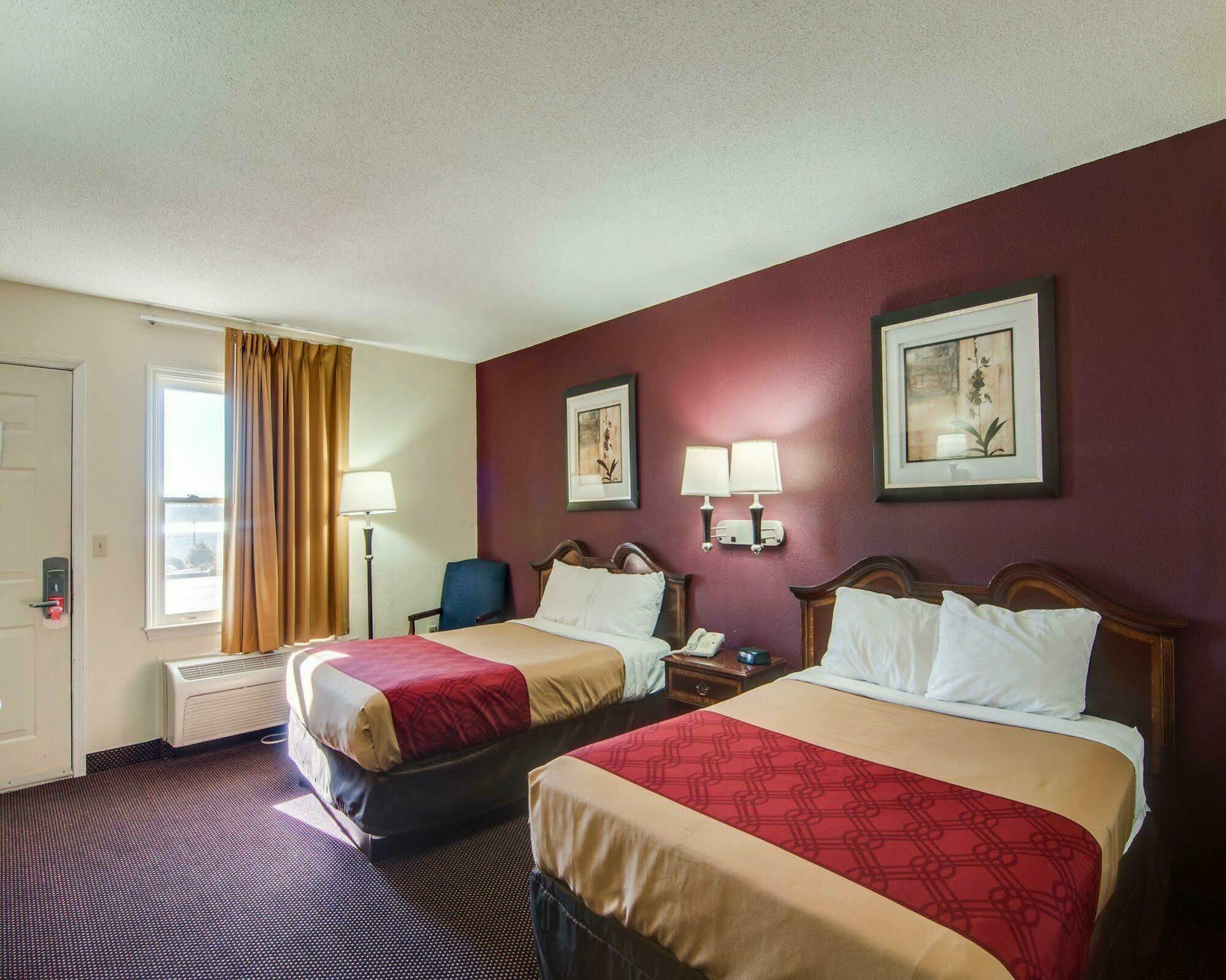 Econo Lodge Glade Springs I-81 Bagian luar foto